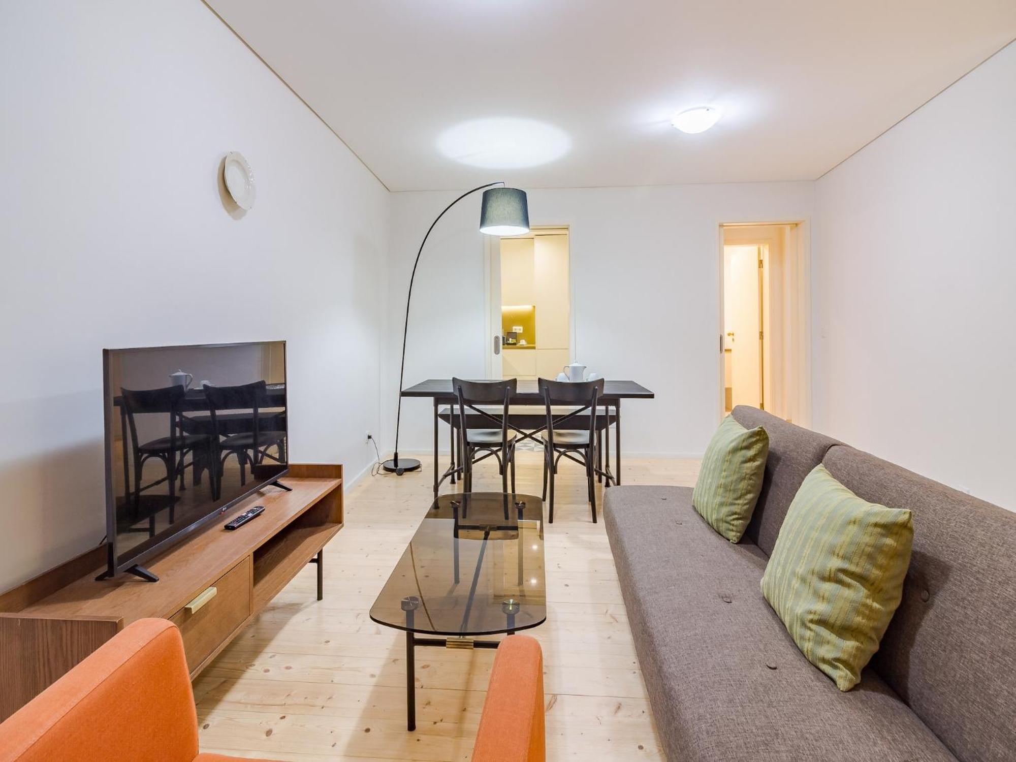 Apartament 1-bedroom In Porto's Heart
