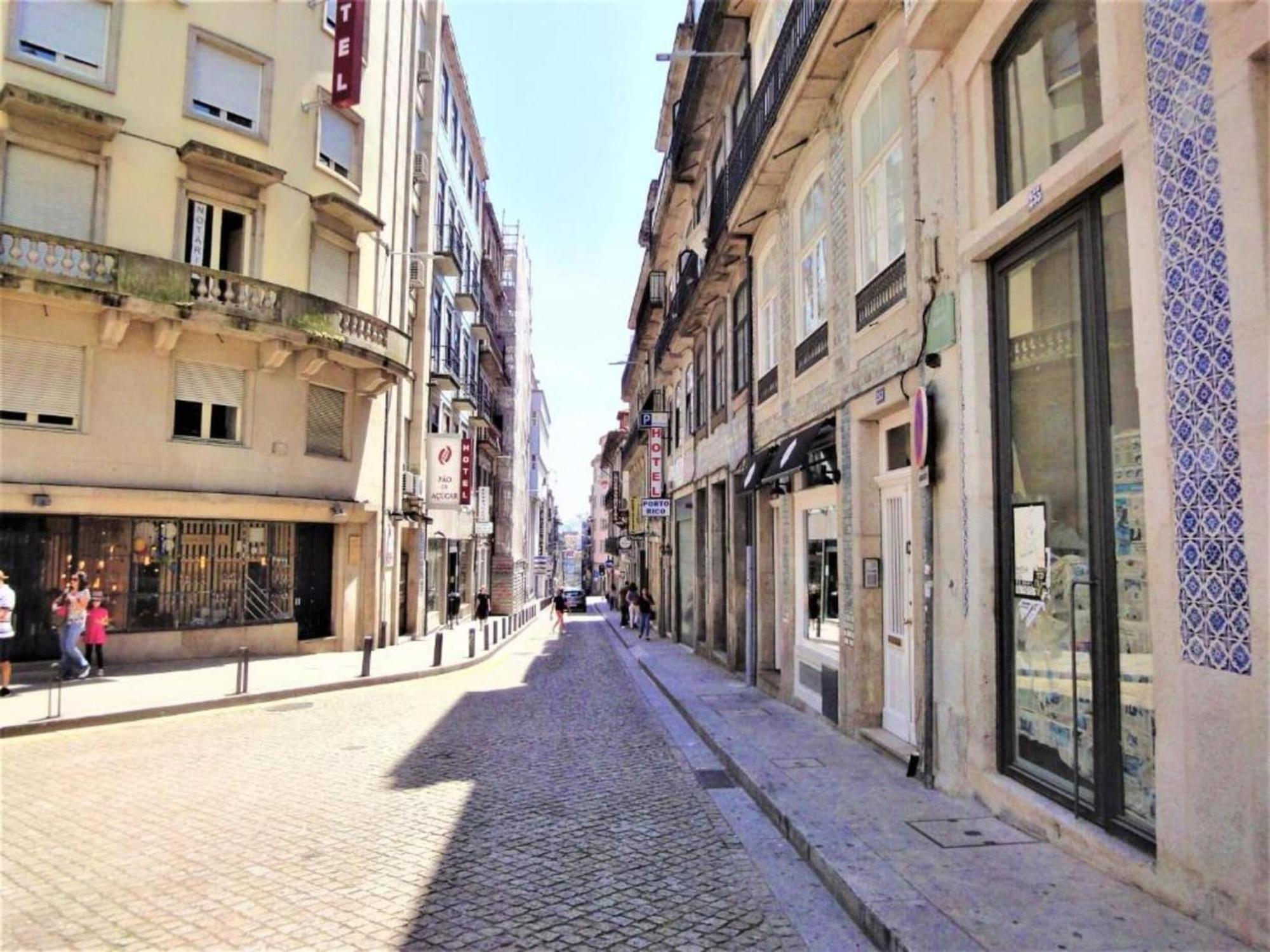 1-bedroom In Porto's Heart Porto